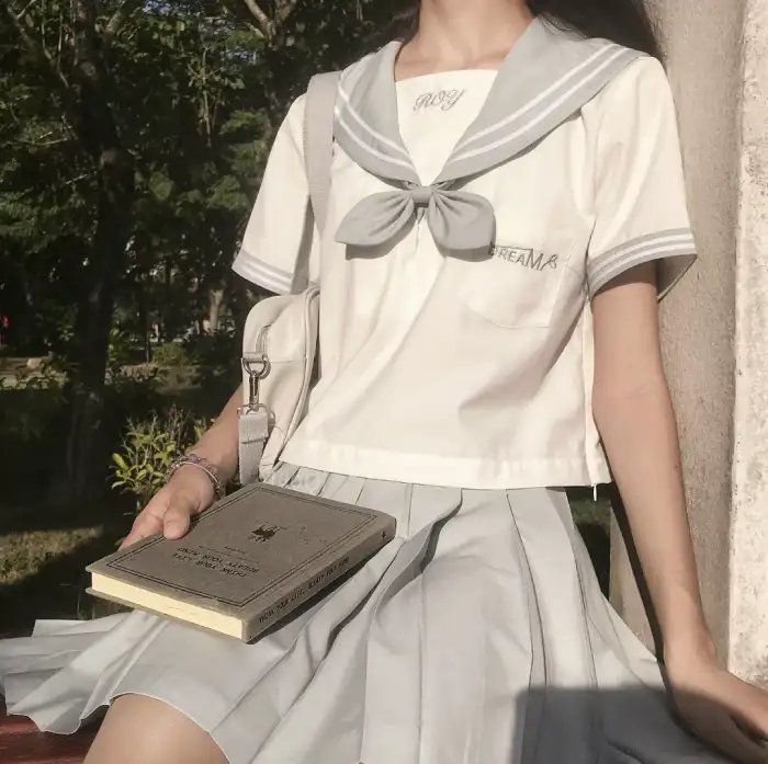艾蜜莉·布莱尔的秘密